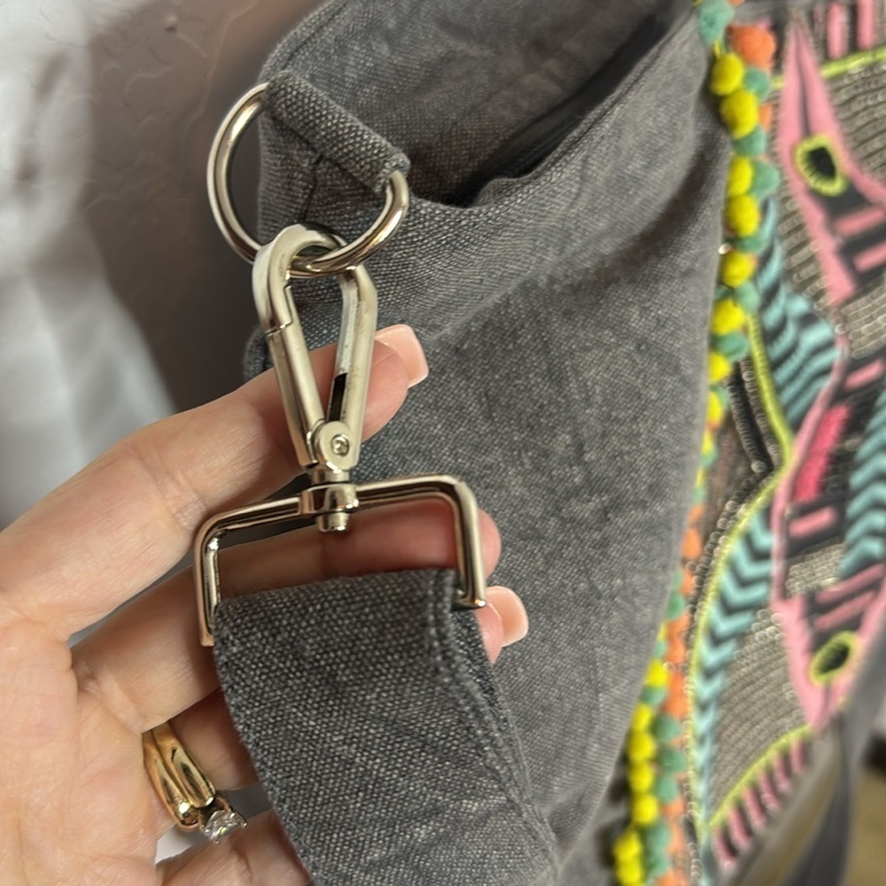 America & Beyond Gray Embroidered Overnight Bag TOT5513B - Picture 6 of 14